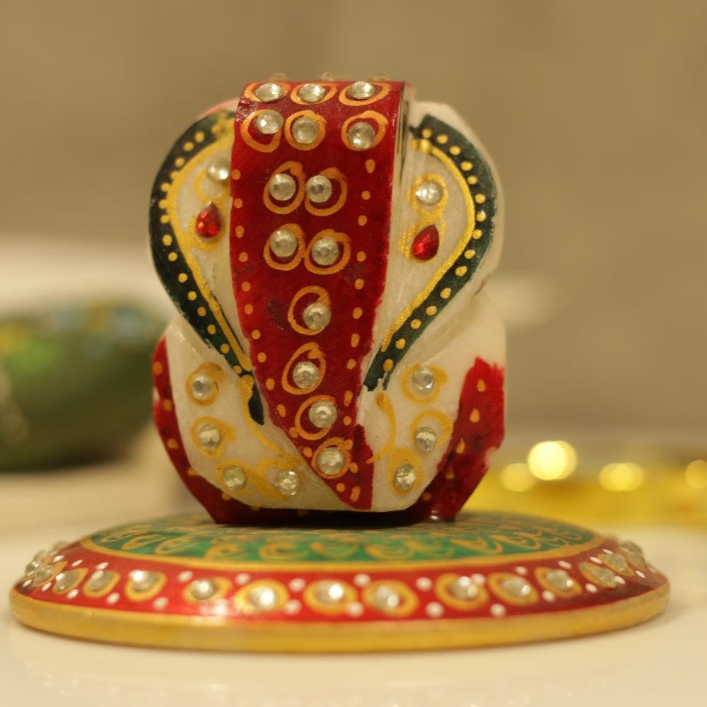 Marble Ganesh on Round Platform with Pearls
