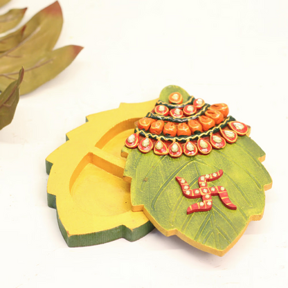 Wooden Kundan Leaf Chopra — Handcrafted Decorative Leaf Tray