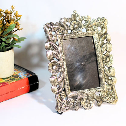 Metal Photo Frame — Handcrafted Decorative Picture Frame