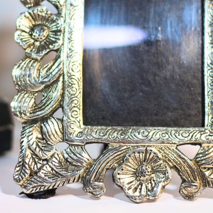 Metal Photo Frame — Handcrafted Decorative Picture Frame
