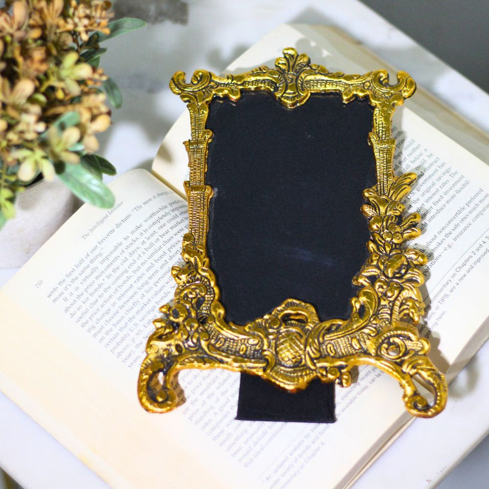 Metal Photo Frame Golden — Handcrafted Decorative Picture Frame
